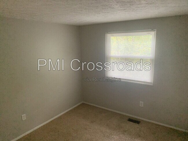 Building Photo - 7490 Stonetrail Way