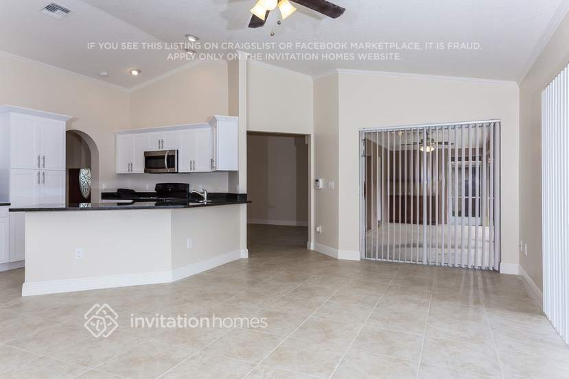 Building Photo - 12912 Buckland St