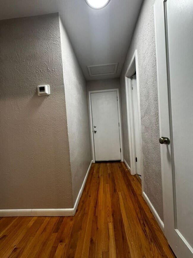 Building Photo - 1312 Cooper Ave