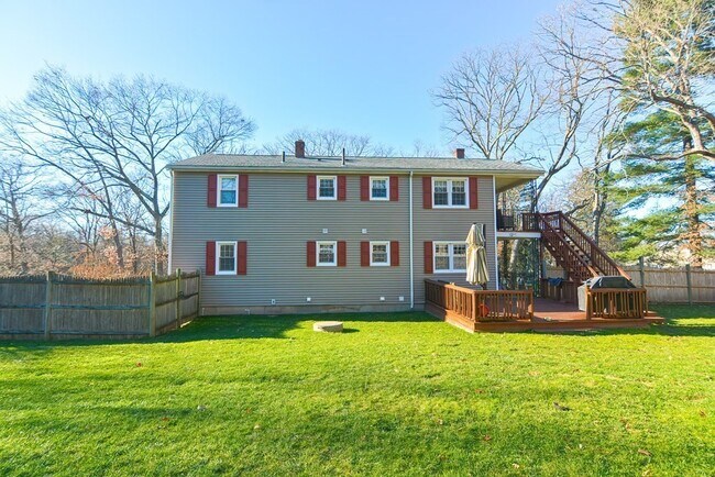 Building Photo - 110 Oswego St