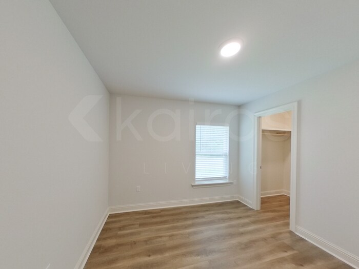 Building Photo - 17653 Carlisle Ave