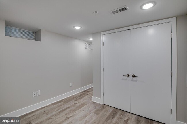 Building Photo - 2019 N College Ave