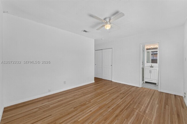 Building Photo - 12140 NE Miami Pl