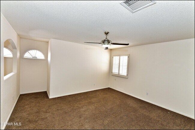 Building Photo - 6372 Franklin Ridge Dr