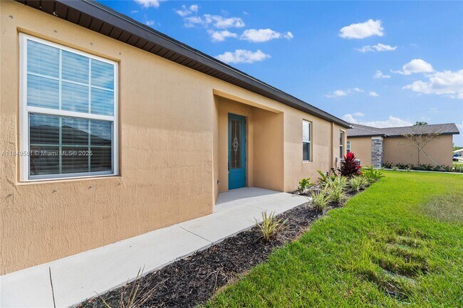 Building Photo - 5109 Joyous Pl