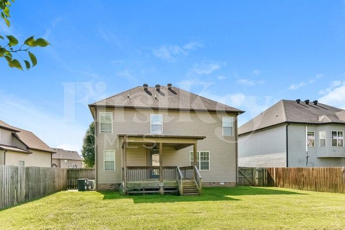 Building Photo - 758 Cavalier Dr