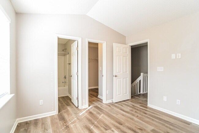 Building Photo - 5966 Cougar Ln