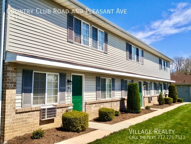 Building Photo - 615 Country Club Rd