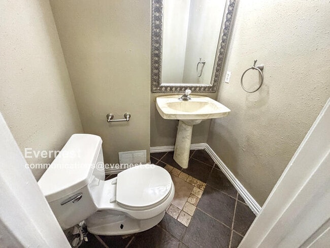 Building Photo - 1203 Ivybridge Dr