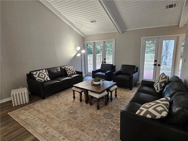 Building Photo - 1052 Indian Hills Pkwy NE