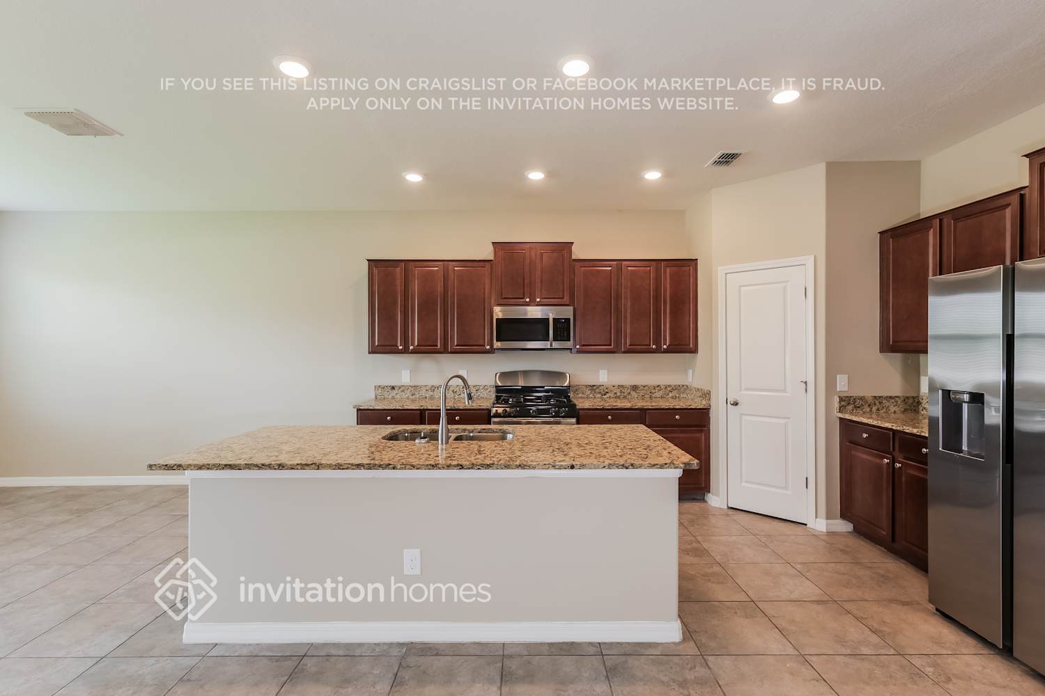 Building Photo - 8939 Shadyside Ln