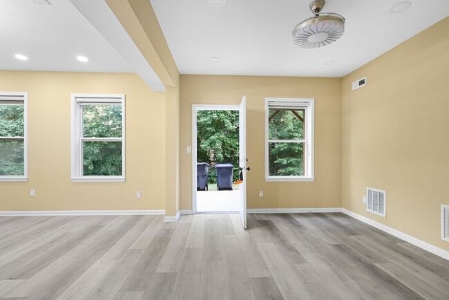 Building Photo - 477 Bridgeton Cove NE