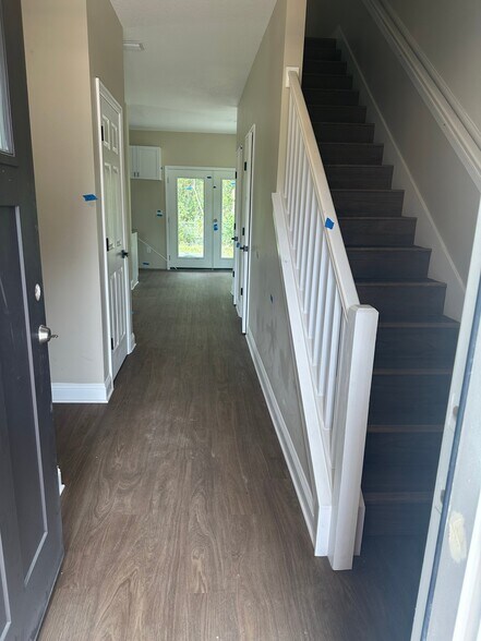 Building Photo - 2247 Parkin Rd