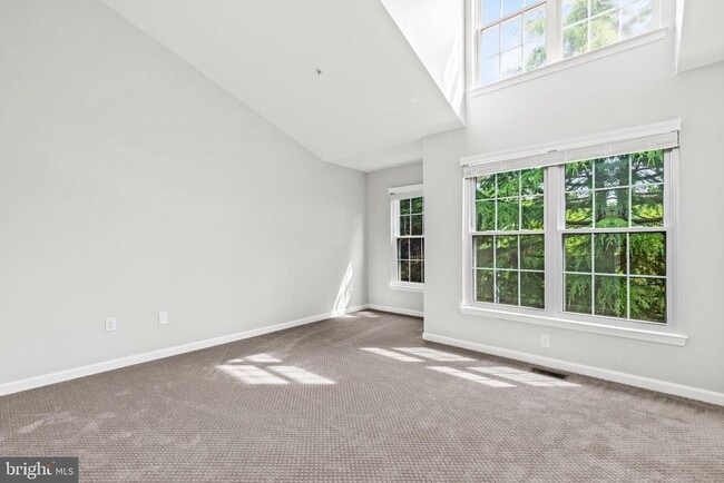 Building Photo - 1 Harbour Heights Dr