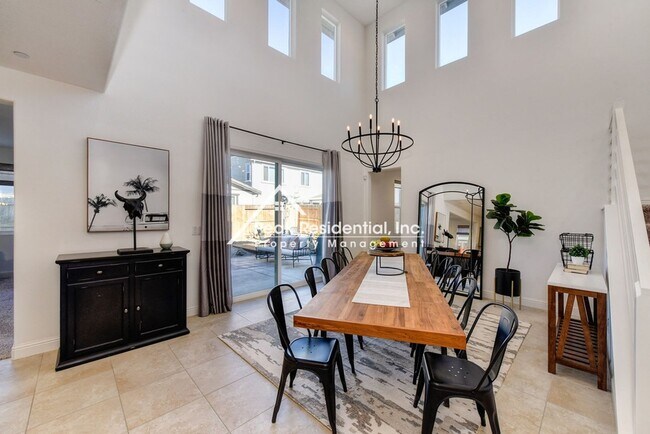 Building Photo - 4 Bedroom, 3 Bath Home in Rancho Cordova