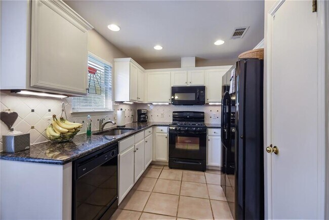 Building Photo - 1252 Lacey Oak Loop