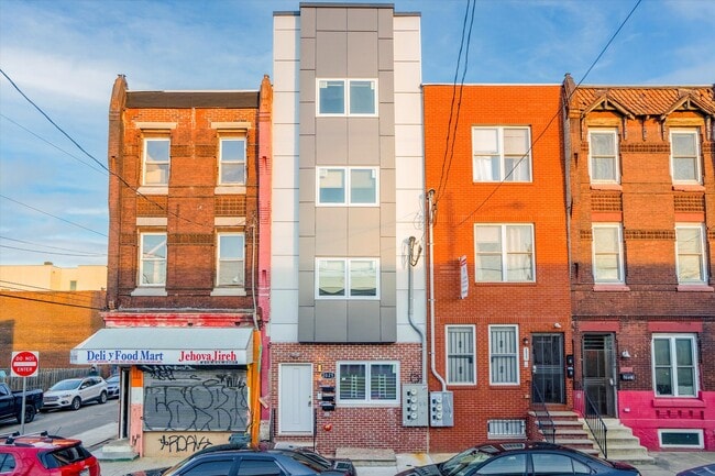 Building Photo - 2025 N 16th St