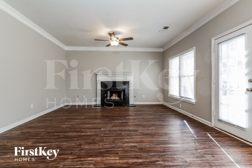 Building Photo - 2190 Sugarbirch Dr