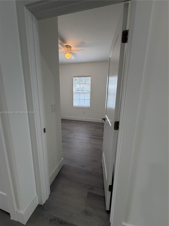 Building Photo - 723 Ivan Ave S