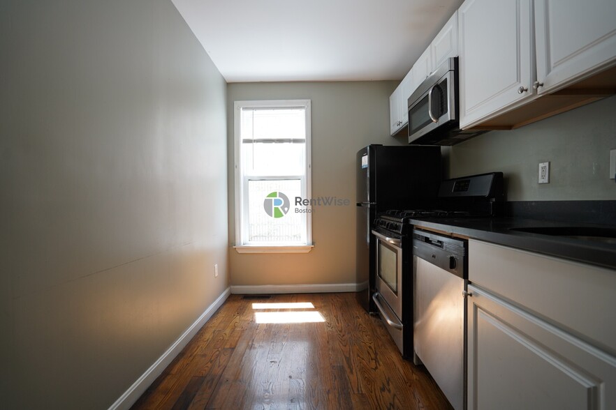 Building Photo - 36 L St