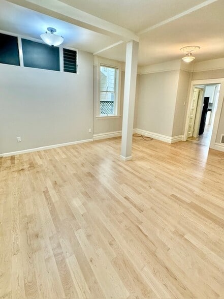 Building Photo - 40 Genoa Pl