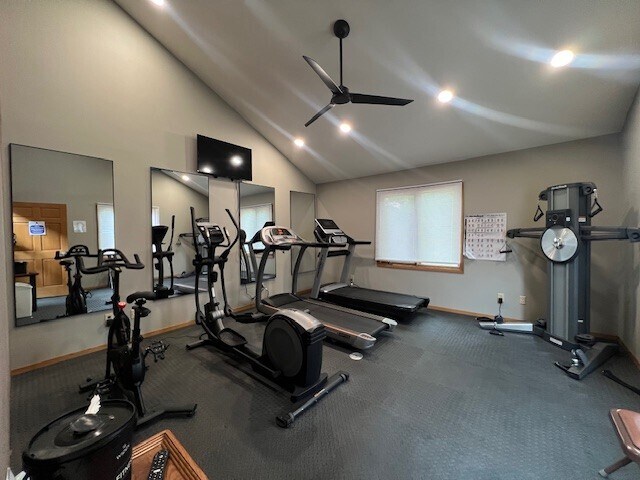 Building Photo - 3951 Fairway Hills Dr