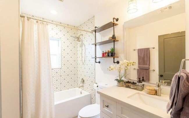 Building Photo - 4214 N 20th St