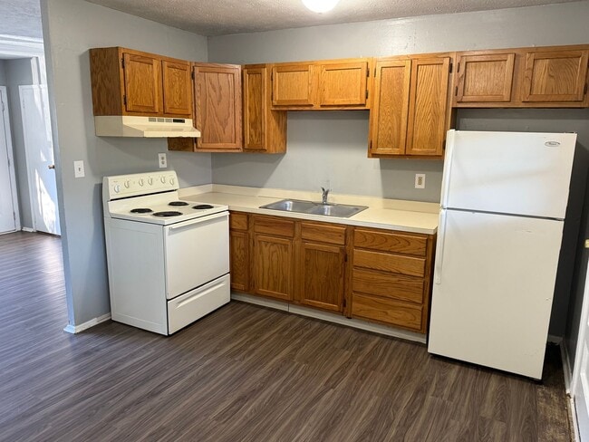 Building Photo - 1109 Birch Dr