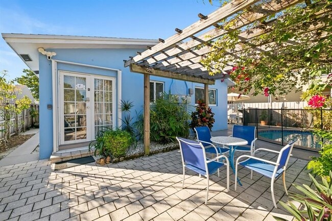 Building Photo - 415 SW 16th St