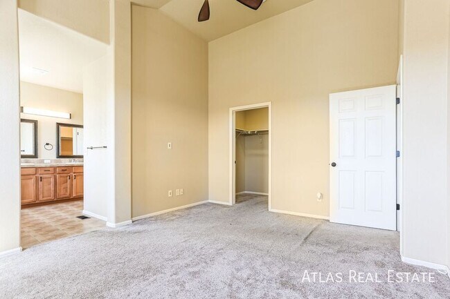 Building Photo - 11060 River Oaks Ln