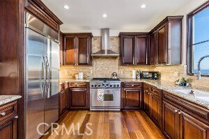 Building Photo - 320 33rd St