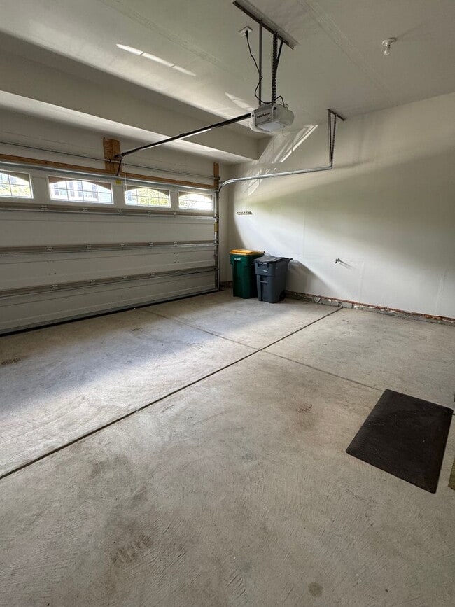Building Photo - Beautiful 3 Bedroom 3.5 Bath in Sewickley, PA!
