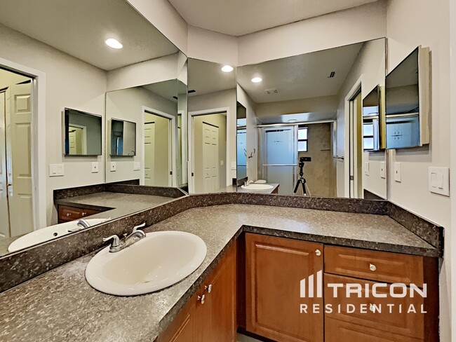 Building Photo - 8201 Golden Bear Loop