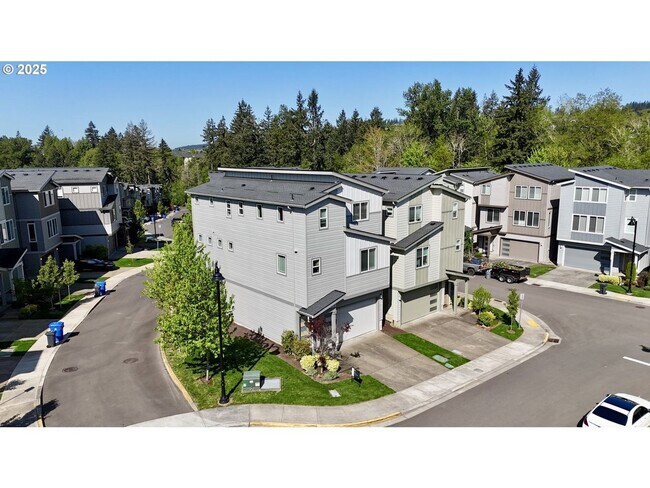 Building Photo - Modern Comfort in Happy Valley – 3BD/2.5BA...