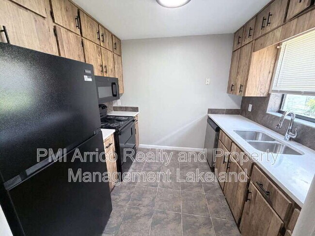 Building Photo - 3584 Raintree Cir