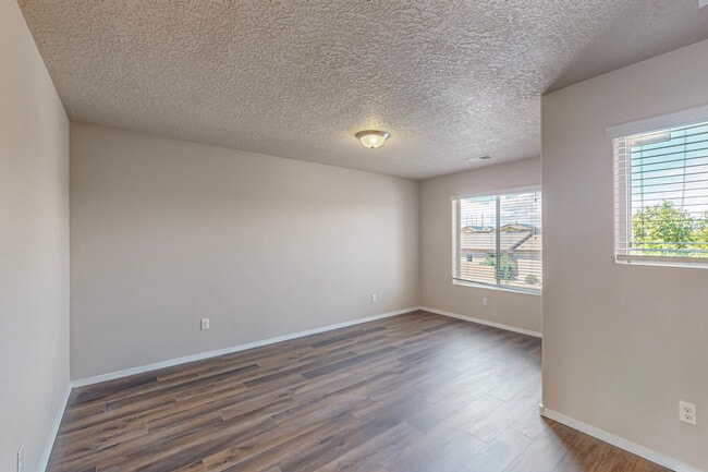 Building Photo - 1038 Desert Sunflower Dr NE