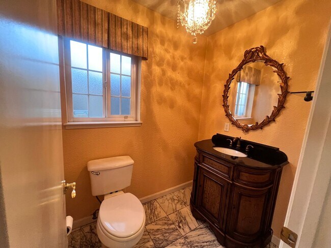 Building Photo - $500 OFF FIRST MONTH'S RENT!!!  BEAUTIFUL TWO LEVEL 3BD/3BA HOME AVAILABLE IN NEWARK, CA !!!!!!