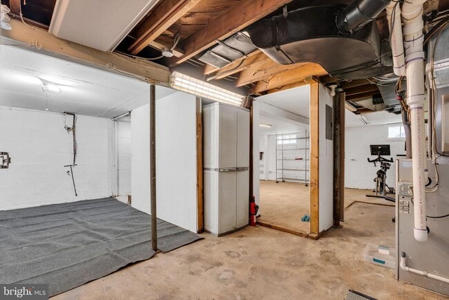 Building Photo - 2820 Marshall St