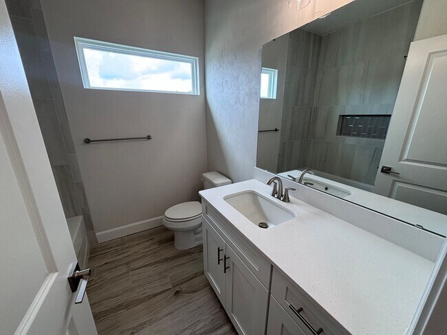 Building Photo - Welcome to this beautifully built 3-bedroom, 2-bathroom