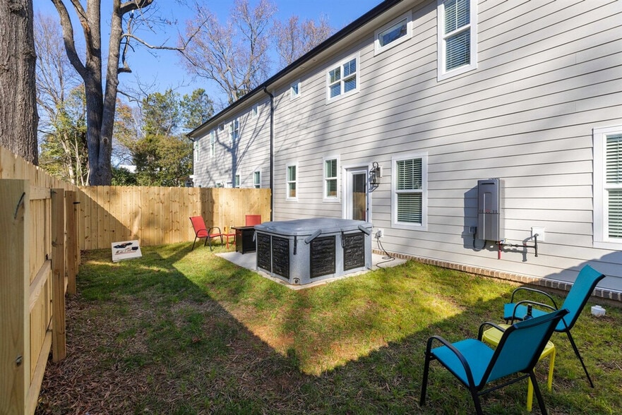 Building Photo - 2801 Bancroft St