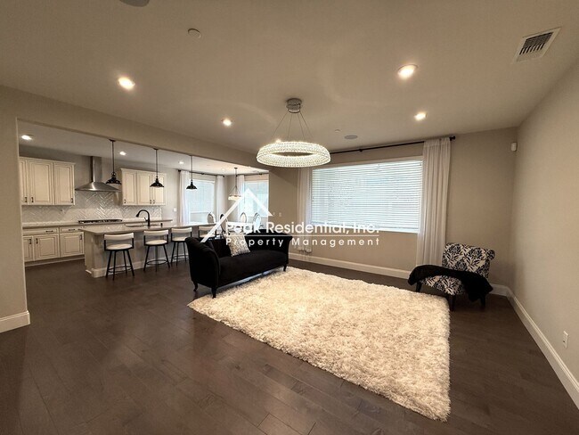 Building Photo - Updated Rocklin 3bd/4ba House With Large L...