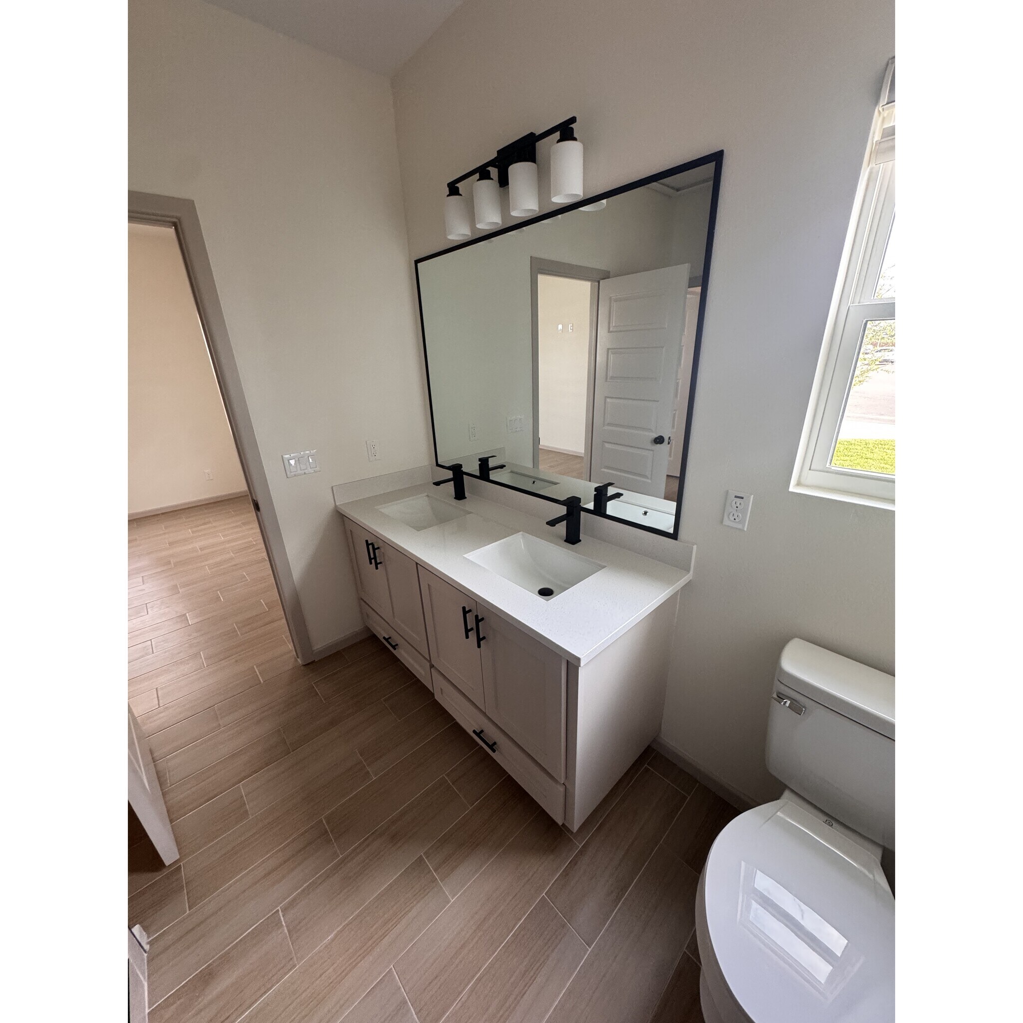 Building Photo - 2100 E San Andrea St