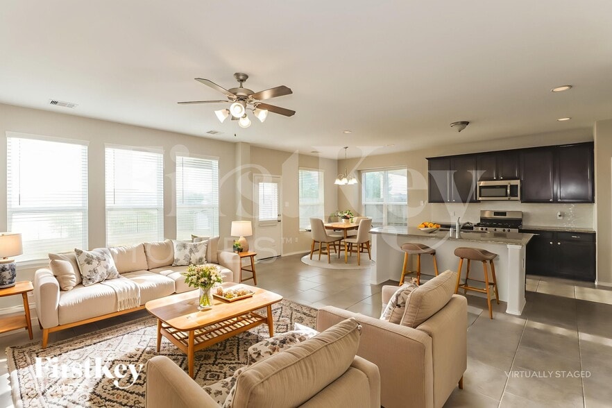 Building Photo - 5010 Naples Grove Ln