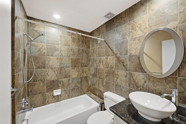 Building Photo - 1302 Rosalie St