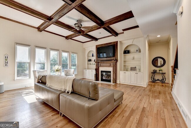Building Photo - 11037 Estates Cir