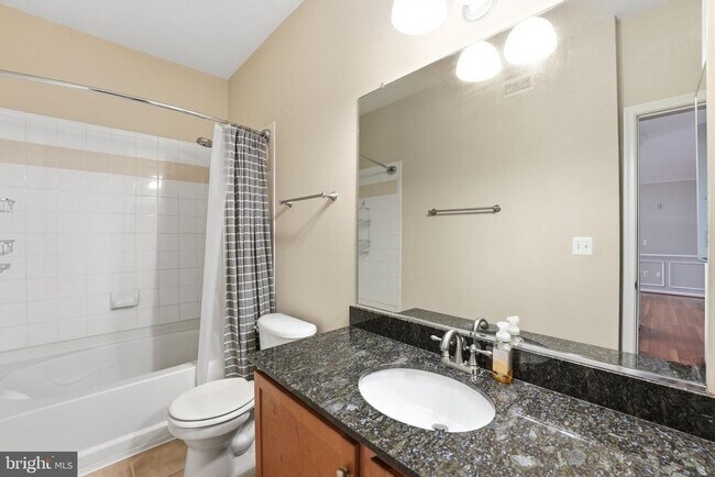 Building Photo - 4850 Eisenhower Ave