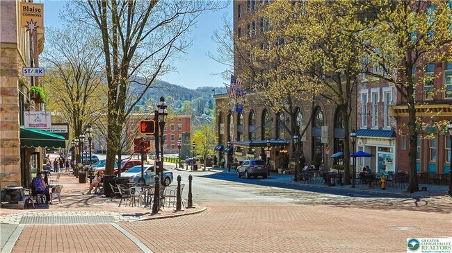 Building Photo - 535 Main St