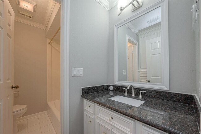 Building Photo - 15714 Sylvan Lake Dr