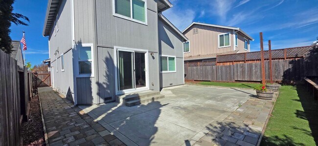 Building Photo - 1982 Dogwood Dr