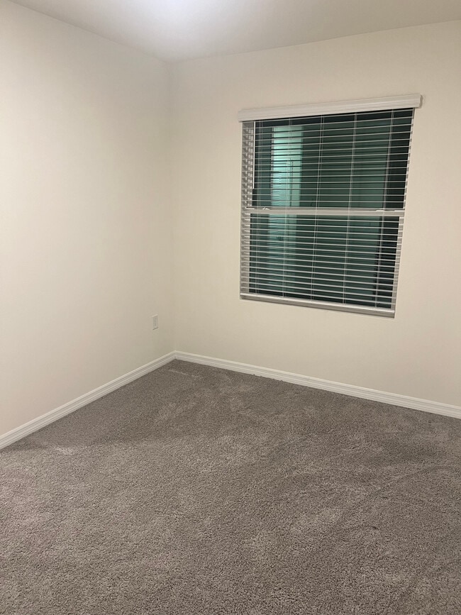 Building Photo - 1375 Isleta Lp